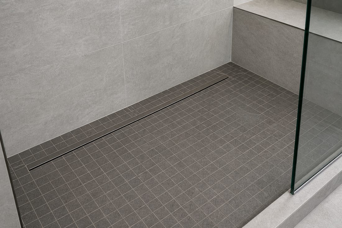 Exemple : sol de douche à l'italienne carrelé